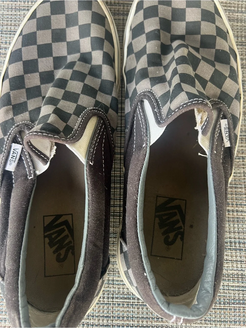 Vans Checkerboard Men’s Slip-On Sneakers - Black/Grey - size 9.0